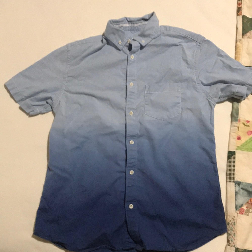 Medium sized old navy shirt